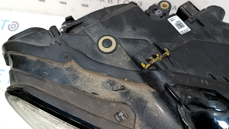 Audi Q5 8R 13-17 xenon front right headlight, water damage, broken guide and mount
