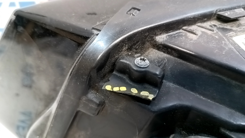 Audi Q5 8R 13-17 xenon front right headlight, water damage, broken guide and mount