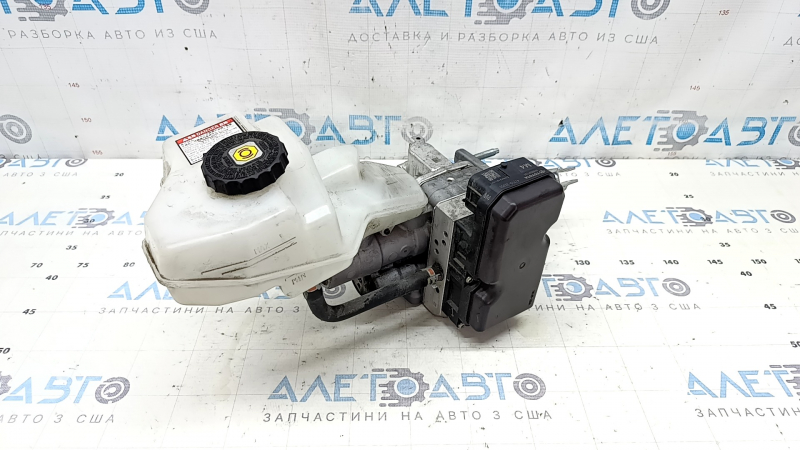 Toyota Camry v70 19-20 hybrid brake master cylinder with reservoir and cover