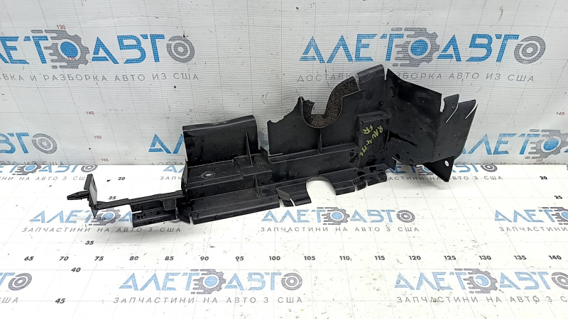 Right radiator deflector for Toyota Rav4 19-21 hybrid missing fragment