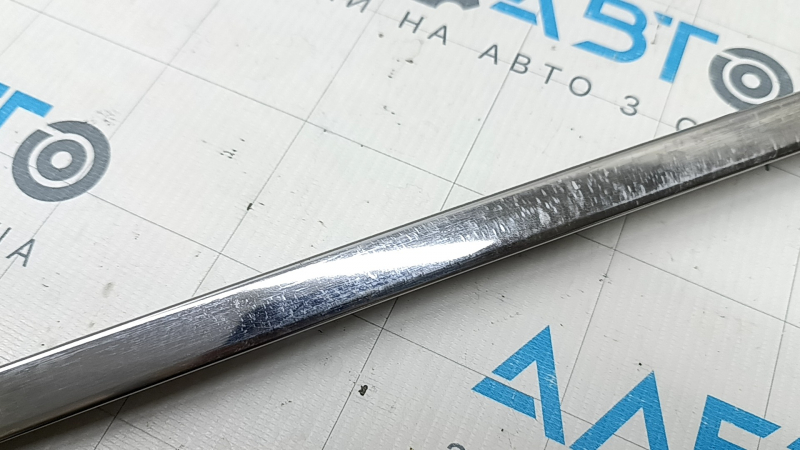 Upper rear right door molding for Toyota Rav4 19-25, chrome, worn, butt