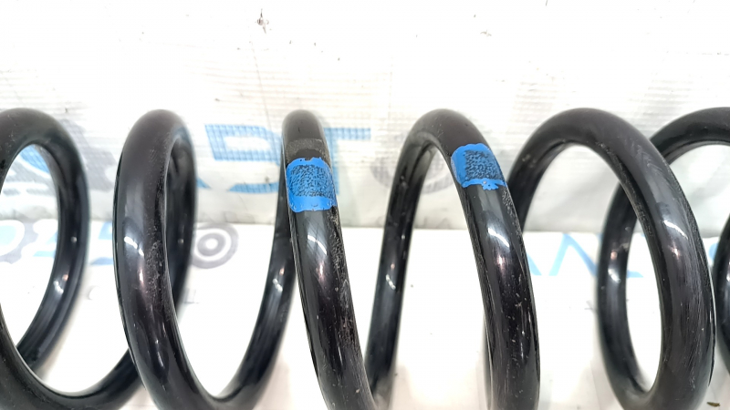 Rear right spring for Toyota Rav4 19-21 hybrid AWD, XSE, Japan built, 2-point stiffness, blue