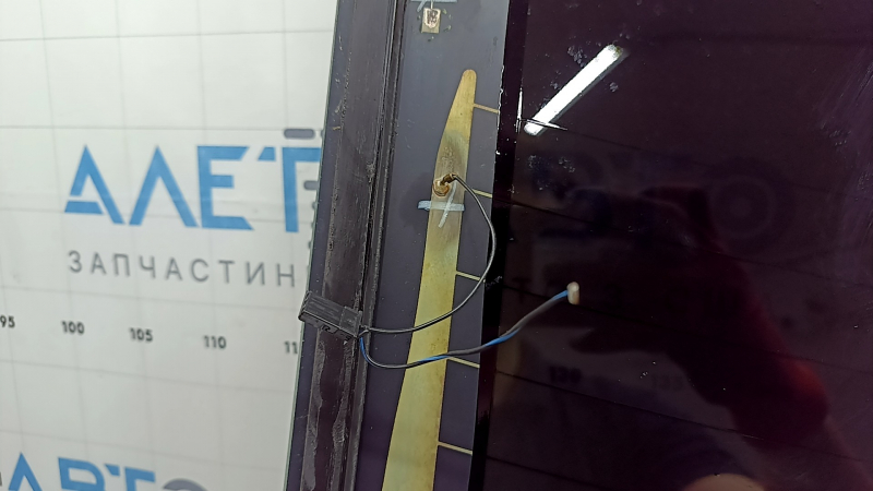 Lincoln MKZ 13-20 rear window, tinted, contact unsoldered