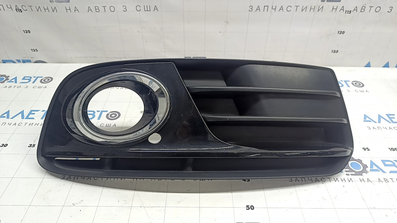 Right lower grille of the front bumper for Audi Q5 8R 13-17, matte + glossy chrome, under fog lights, type 2, chips