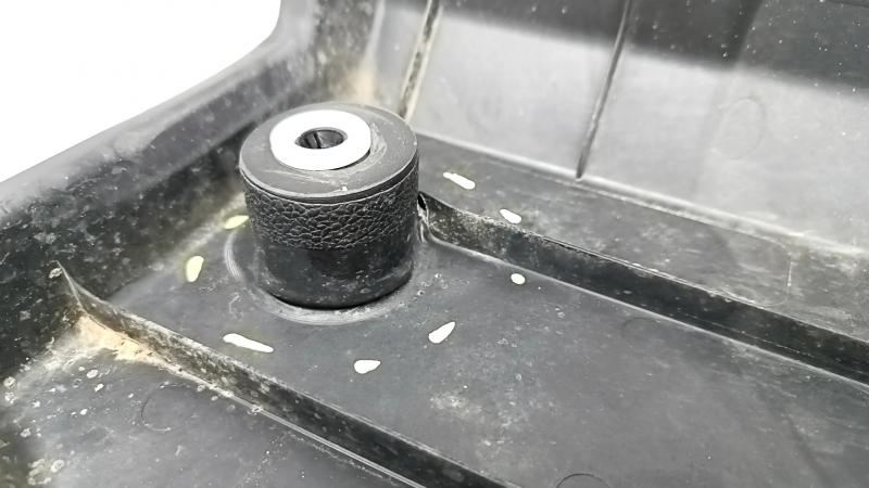 Front left underbody protection for Toyota Rav4 19-25 hybrid, Japan built, tears, dented fasteners
