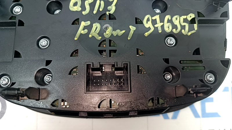 Audi Q5 8R 09-17 center console control with coin compartment, scratches, coating peeling off the knob