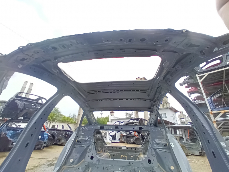 Metal roof for a 2020 Honda Accord, sunroof, dents on the body
