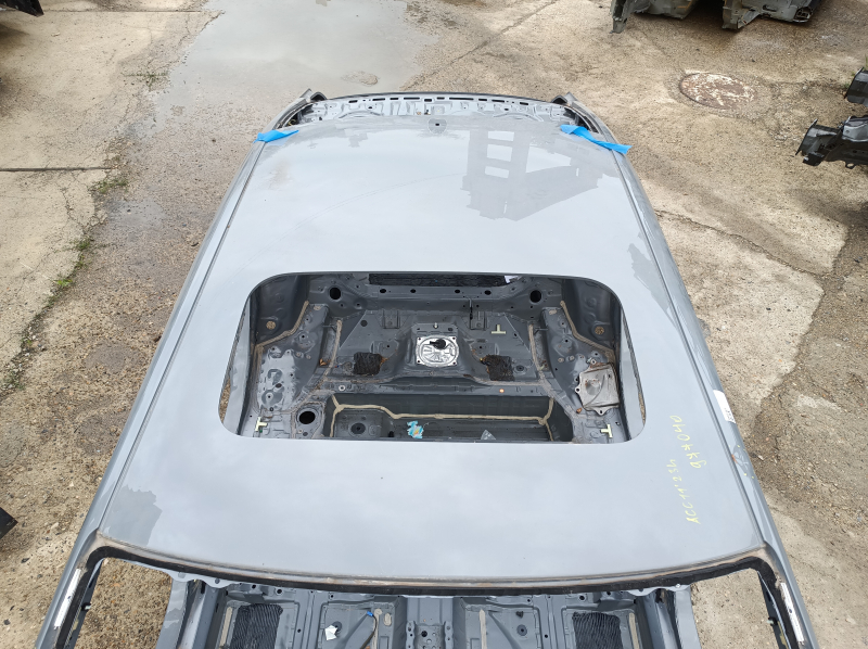 Metal roof for a 2020 Honda Accord, sunroof, dents on the body