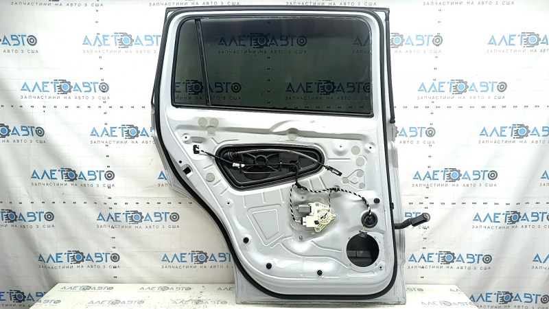 Complete rear left door for VW Tiguan 18-24, white LB9Z, without lower trim, bumper, dent