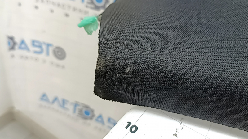 Black headliner for Toyota Rav4 19-20 (under the sunroof), creases, scratches, needs cleaning
