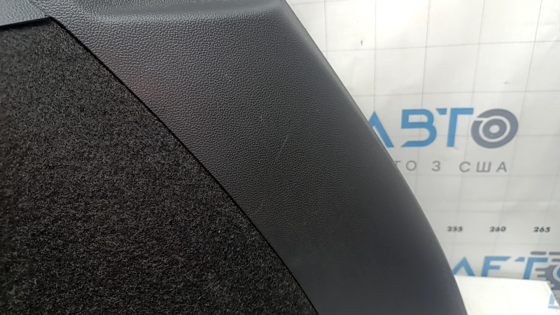Right arch trim for a VW Tiguan 18-19, black, for 3 rows, with cup holder, scratches