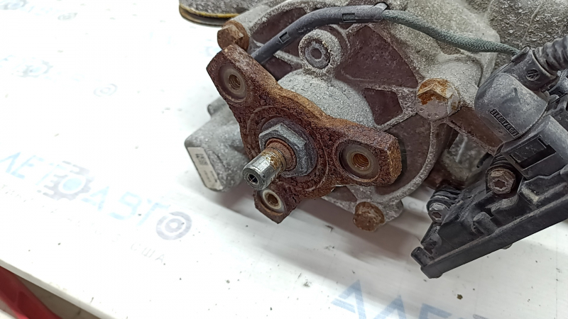 Rear differential gearbox VW Tiguan 18-22 105k with block, rusty flange