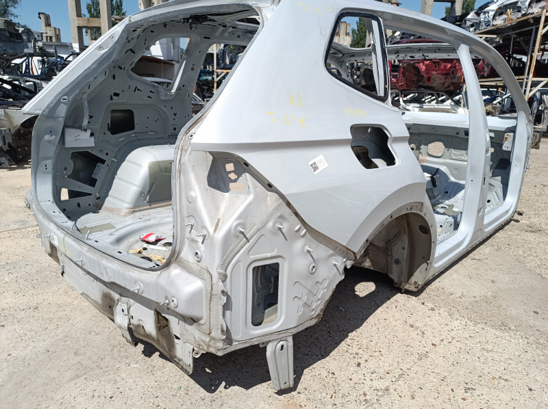 Quarter wing rear right VW Tiguan 18-24 long on the body, white LB9Z, pokes