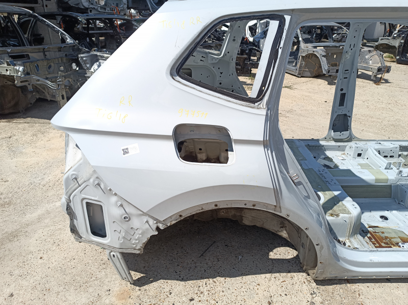 Quarter wing rear right VW Tiguan 18-24 long on the body, white LB9Z, pokes