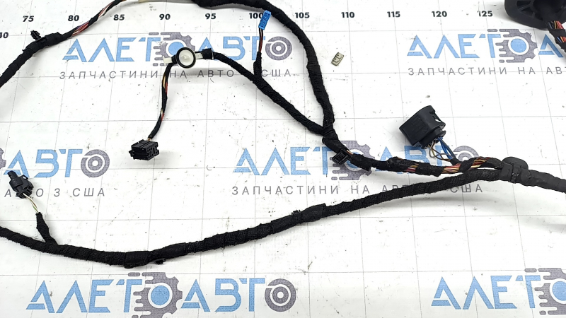 Wiring for the front left door of the BMW X2 F39 18-23 keyless
