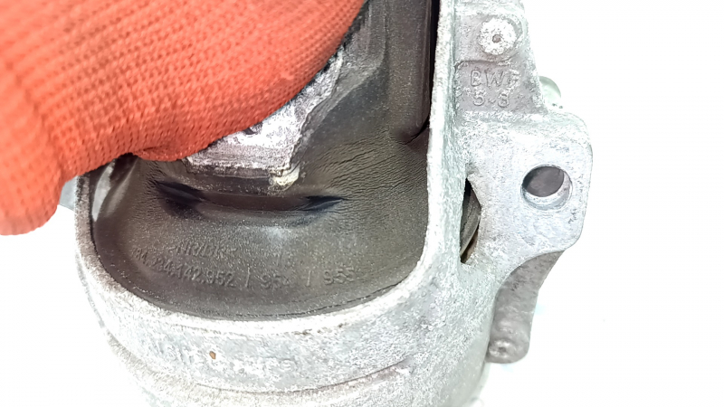 Right engine mount Audi Q5 8R 13-17 2.0T, hybrid microcracks