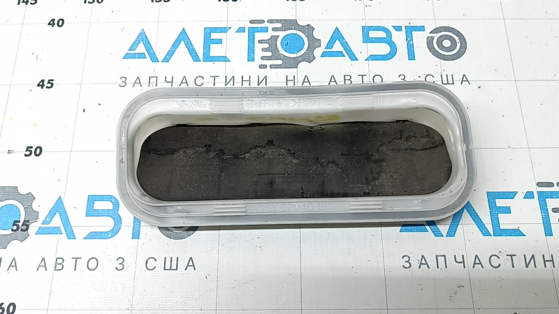 The left ventilation shield of Lexus ES 19-26 is dented