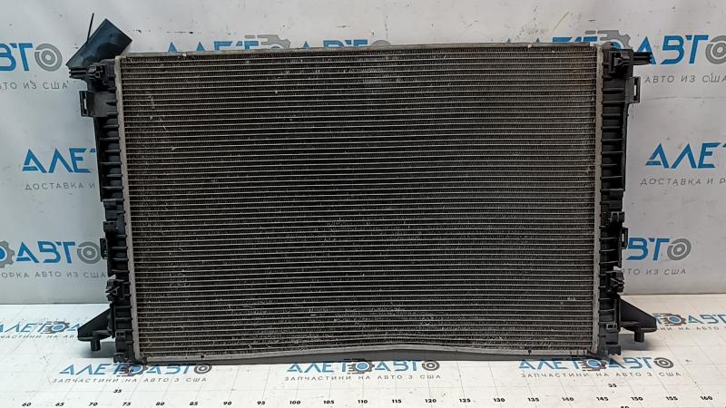 The water cooling radiator of the Audi Q8 19-26 3.0T MHEV is crushed