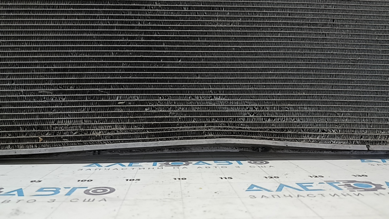The water cooling radiator of the Audi Q8 19-26 3.0T MHEV is crushed