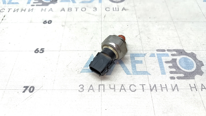 Lexus ES250 ES300h 19-23 fuel pressure sensor on the low-pressure rail