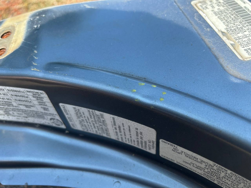The central left body pillar of the Mitsubishi Outlander Sport ASX 10-25 is sawn off and dented