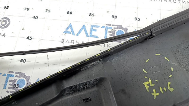 Left hood-wing seal BMW X1 F48 16-22, broken fasteners, torn seal