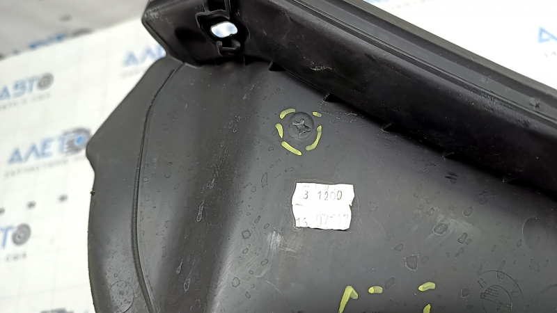 Right hood-wing seal BMW X1 F48 16-22 broken fasteners