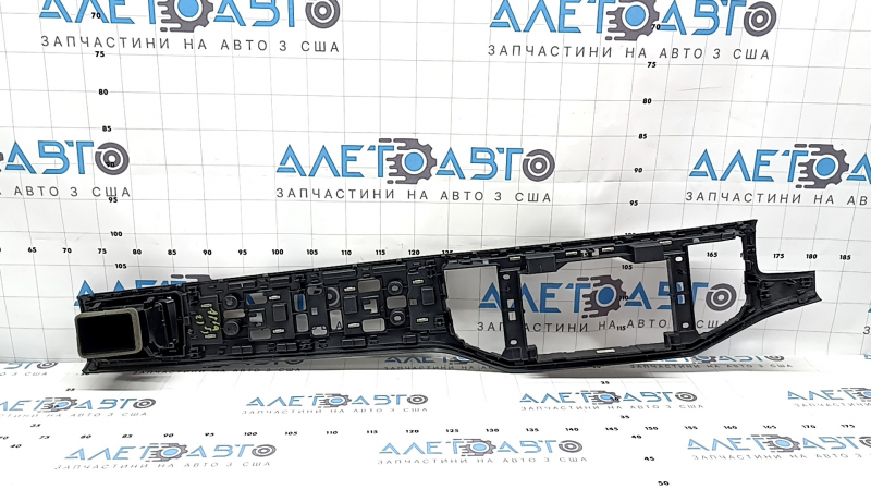 Front panel air duct deflector right VW Atlas 20-23 black gloss