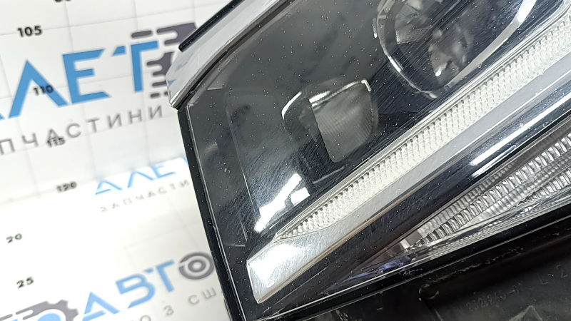 Front left headlight VW Atlas 21-23 LED, complete with chrome and unit, for polishing