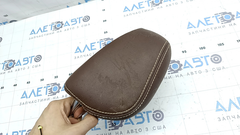 Headrest 2nd row right VW Atlas 21-23 brown leather, white stitching, dry cleanable, scratches
