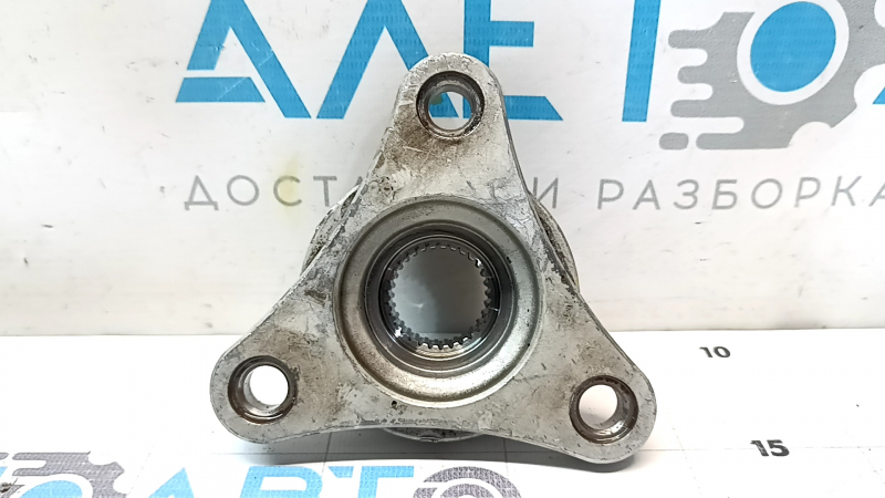 The tail flange of the Cadillac ATS 13- 2.0T AWD transfer case is dented