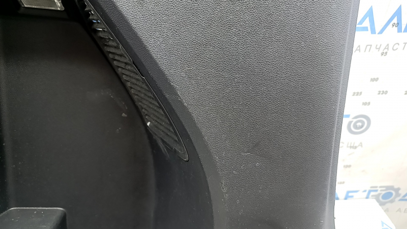 Right arch trim VW Atlas 18-23 black, with hooks and lamp, scratches