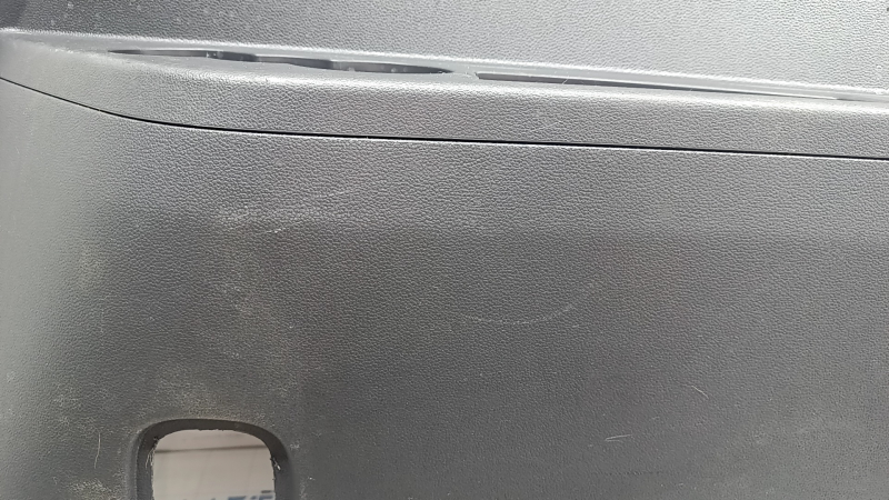 Right arch trim VW Atlas 18-23 black, with hooks and lamp, scratches