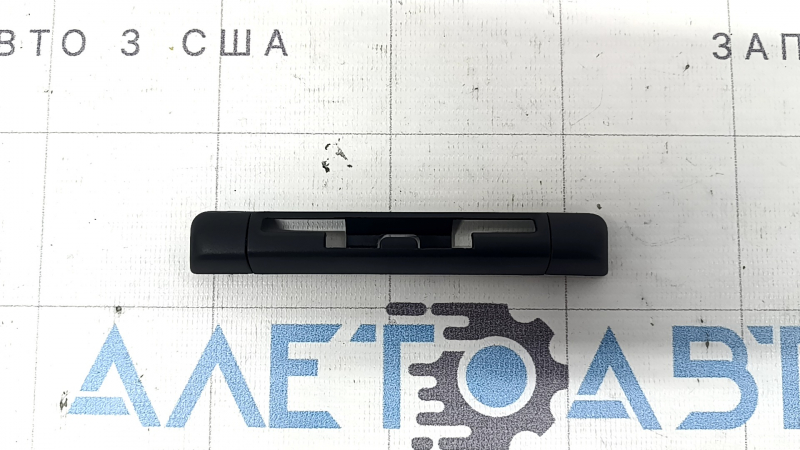 The hook of the rear right door curtain of the VW Atlas 18-26 has a broken plug mount