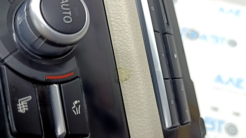 Climate control and radio control for BMW 5 F10 11-16 auto, with heated seats, with beige Oyster trim, air under the glass, trim is worn