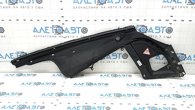 The hood-wing seal, left BMW 5 F10 11-16, has dried out