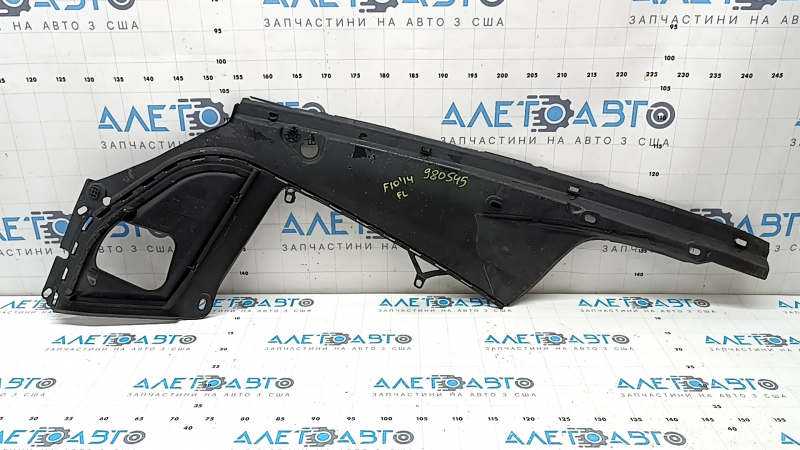 The hood-wing seal, left BMW 5 F10 11-16, has dried out