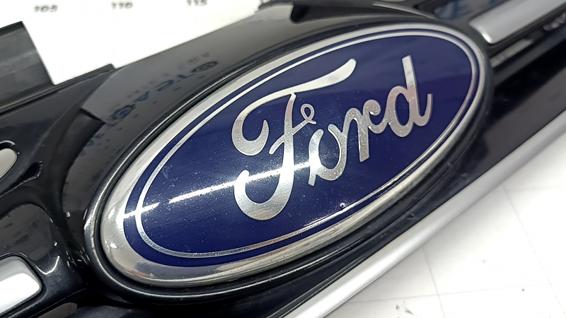 Radiator grille Ford C-max MK2 13-18 with emblem, sand