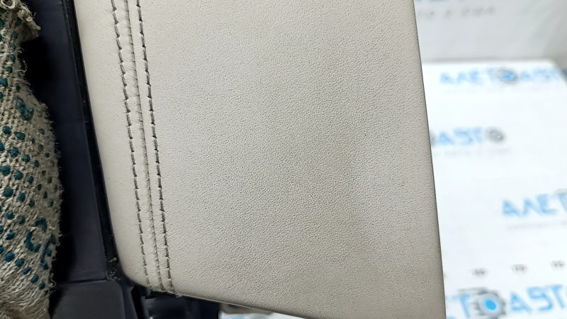 Armrest BMW 5 F10 11-16 Nappa leather Elfenbein Weiss, scratches, needs cleaning