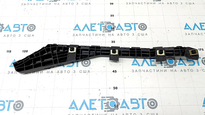 The rear bumper mount, left, Honda CRV 23-26, is broken
