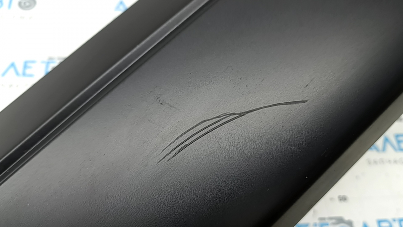Lower front left door trim Honda CRV 23-26 structure with seal, scratches