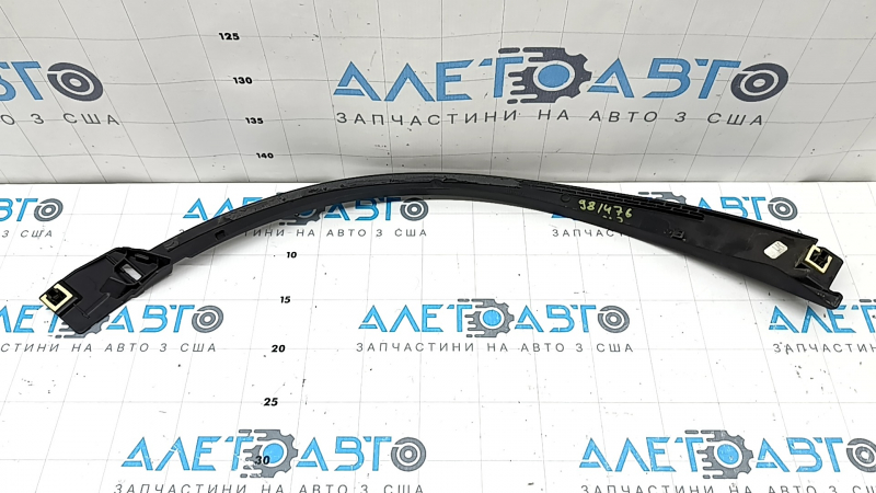Rear left front fender arch trim for Honda CRV 23-26 on the body, scratches
