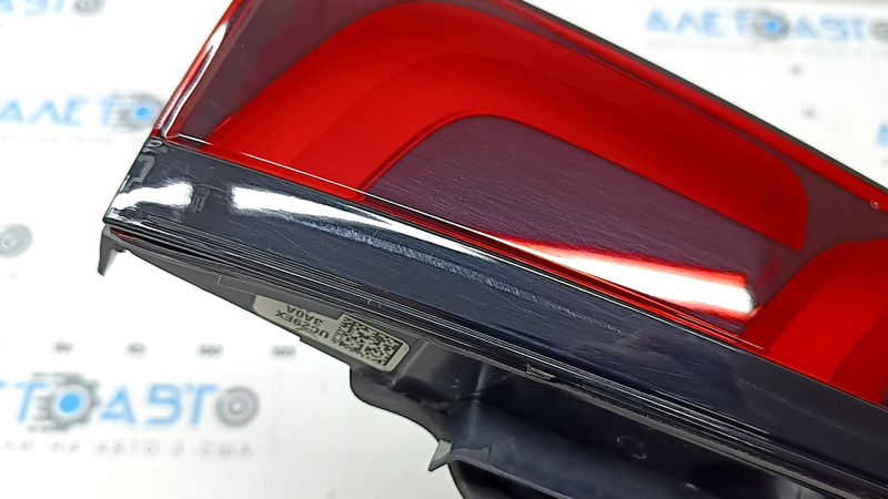 The inner light of the trunk door, right, Honda CRV 23-26, is worn