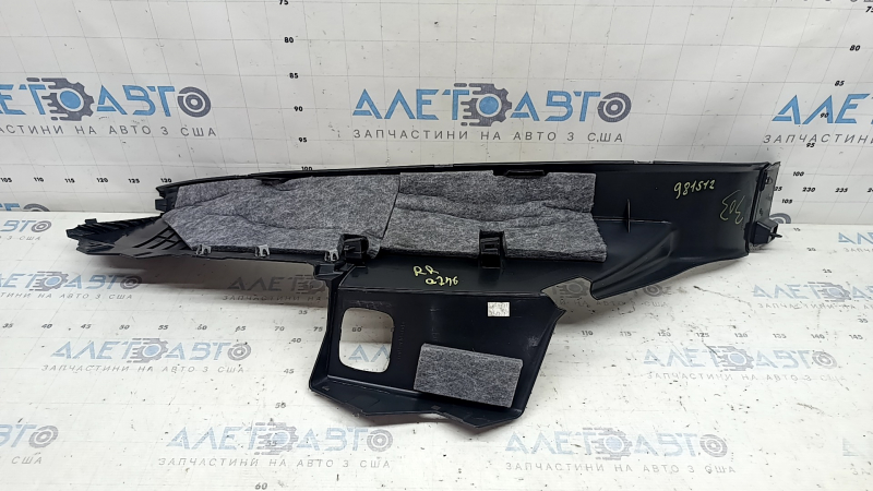 Lower right rear pillar trim Audi Q7 16-26 black, scratches