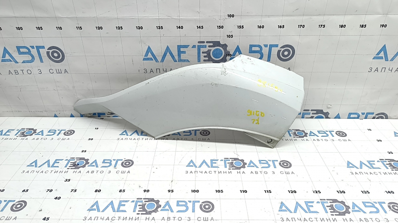 Front bumper lip left Audi Q7 16-19 white, broken fasteners