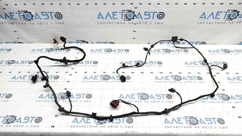 Wiring for the rear bumper of an Audi Q7 16-19 for 4 parking sensors and lights