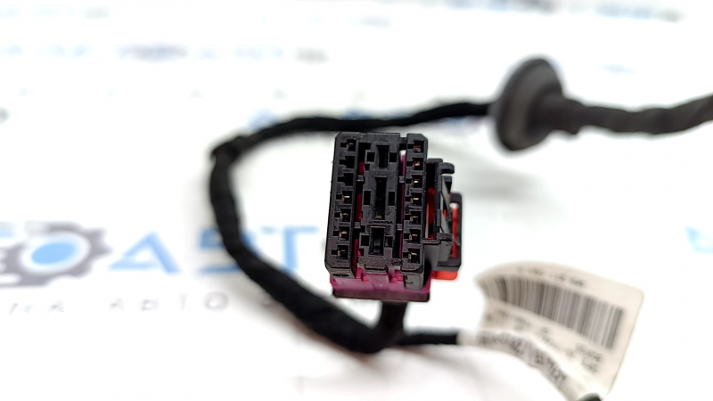 Wiring for the rear bumper of an Audi Q7 16-19 for 4 parking sensors and lights