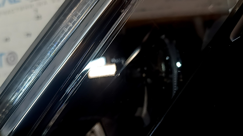 Left front headlight assembly Honda CRV 23-26 LED with chrome molding, broken mount, abrasions, scratches