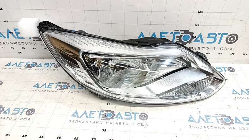 Right front headlight for Ford Focus mk3 11-14 pre-restoration, light