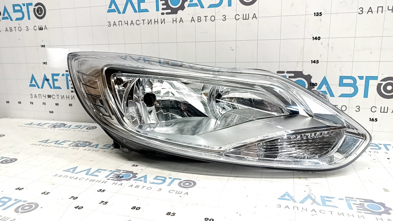 Right front headlight for Ford Focus mk3 11-14 pre-restoration, light